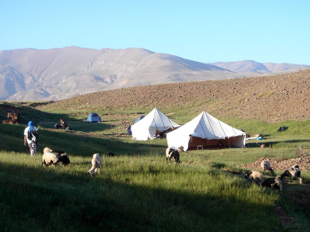 Kasbah Ait Bouguemez Hotell Agouti Exteriör bild